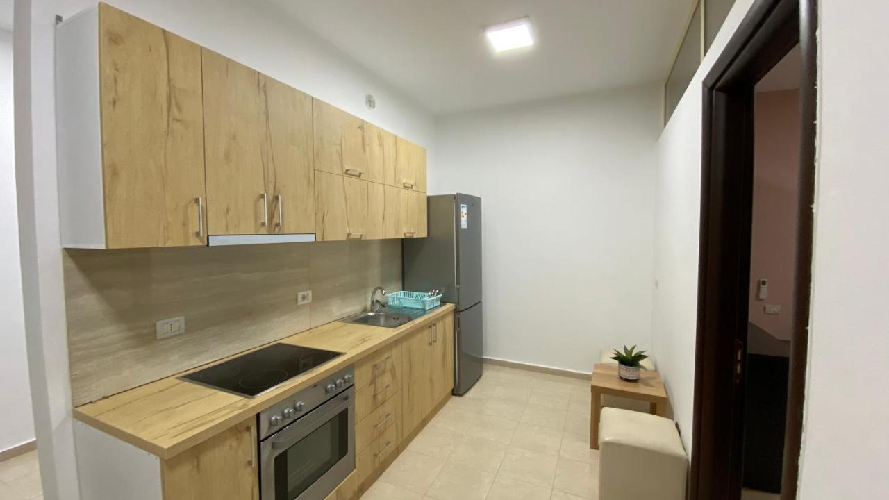 Anna'S Apartament Lushnjë Zewnętrze zdjęcie
