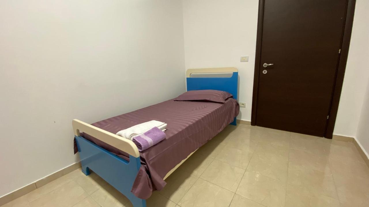 Anna'S Apartament Lushnjë Zewnętrze zdjęcie